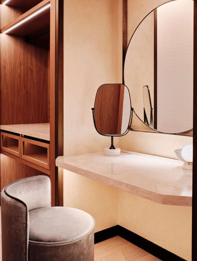 ホテル Grand Hyatt Kuwait クウェート エクステリア 写真 A double-sided mirror
