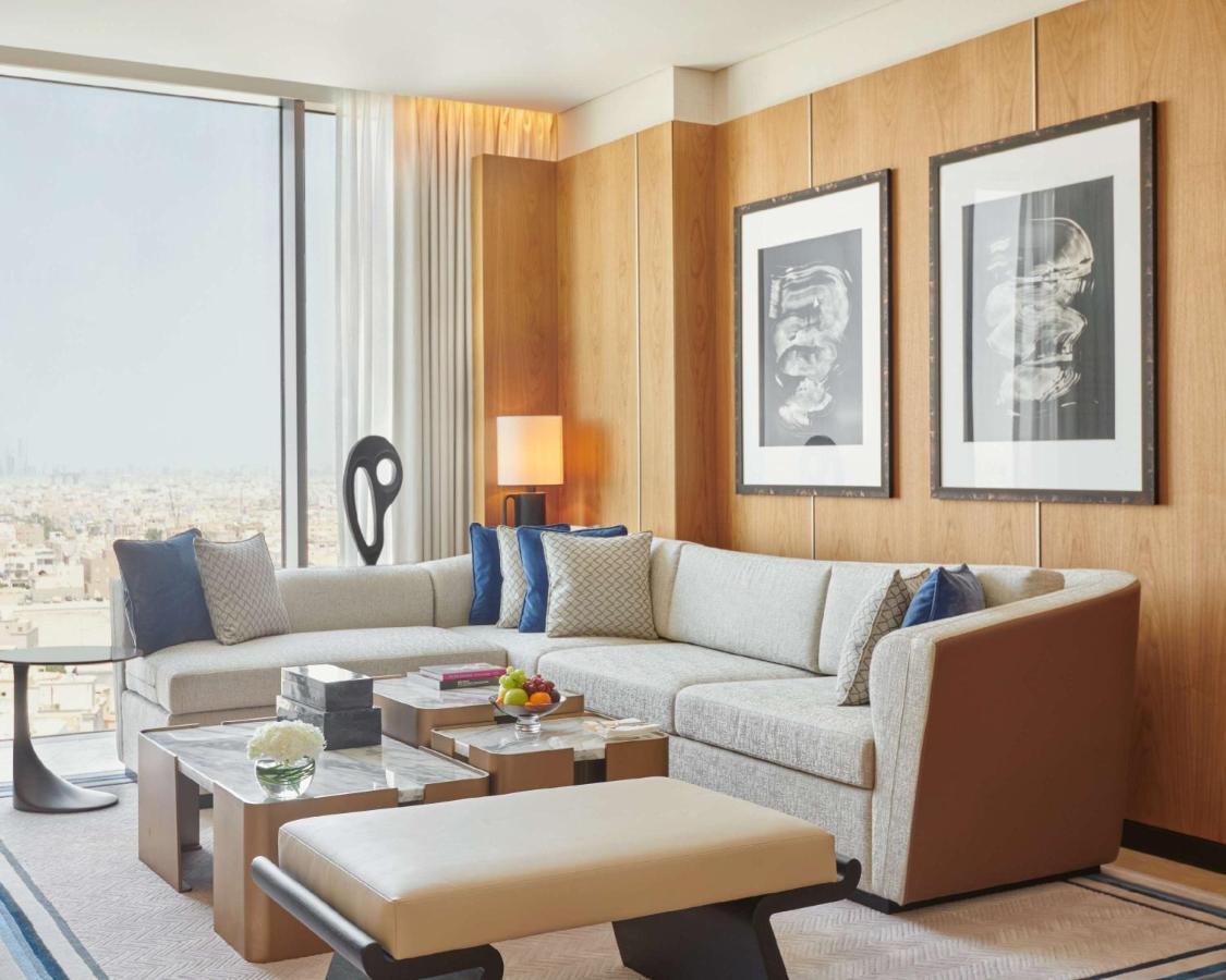 ホテル Grand Hyatt Kuwait クウェート エクステリア 写真 A living room at the Ritz-Carlton, Riyadh