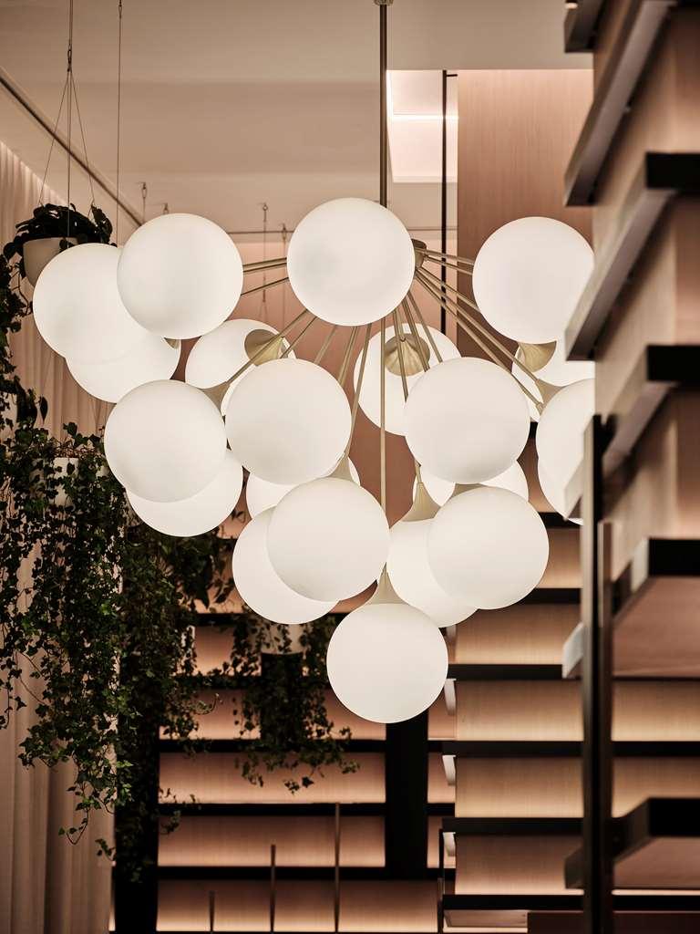 ホテル Grand Hyatt Kuwait クウェート インテリア 写真 A chandelier